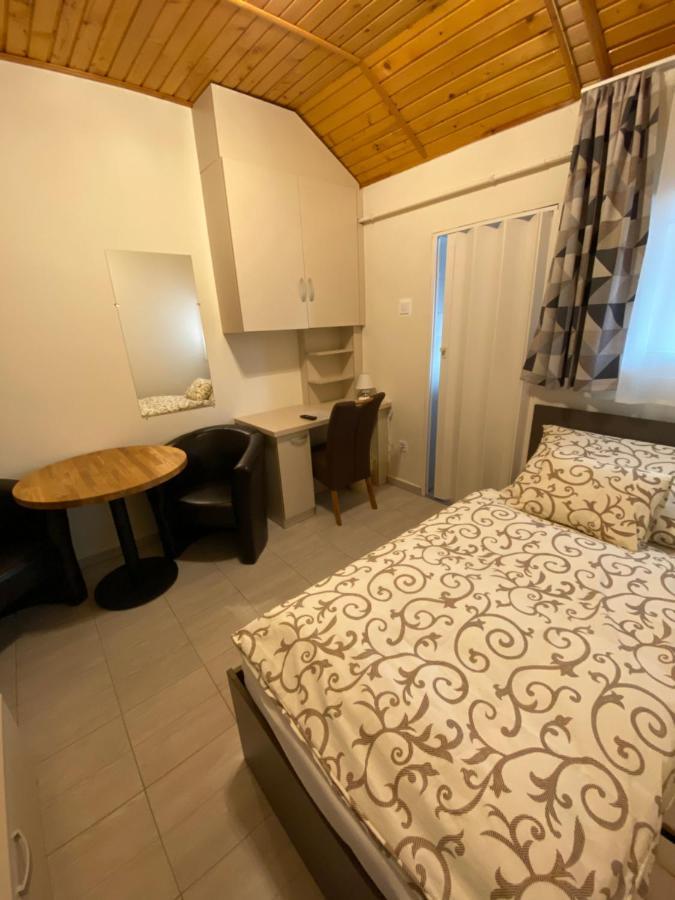 Jacint Apartman Bed & Breakfast ไฮจ์ดุสโซบอสโล ภายนอก รูปภาพ